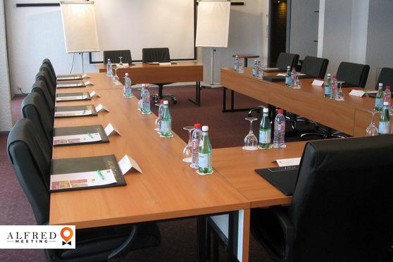 Altia Hôtel  ***, Hôtel 3*, Neuville-en-Ferrain, France